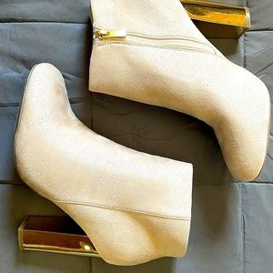 Brand New Boots! Size 10, Super Chic.